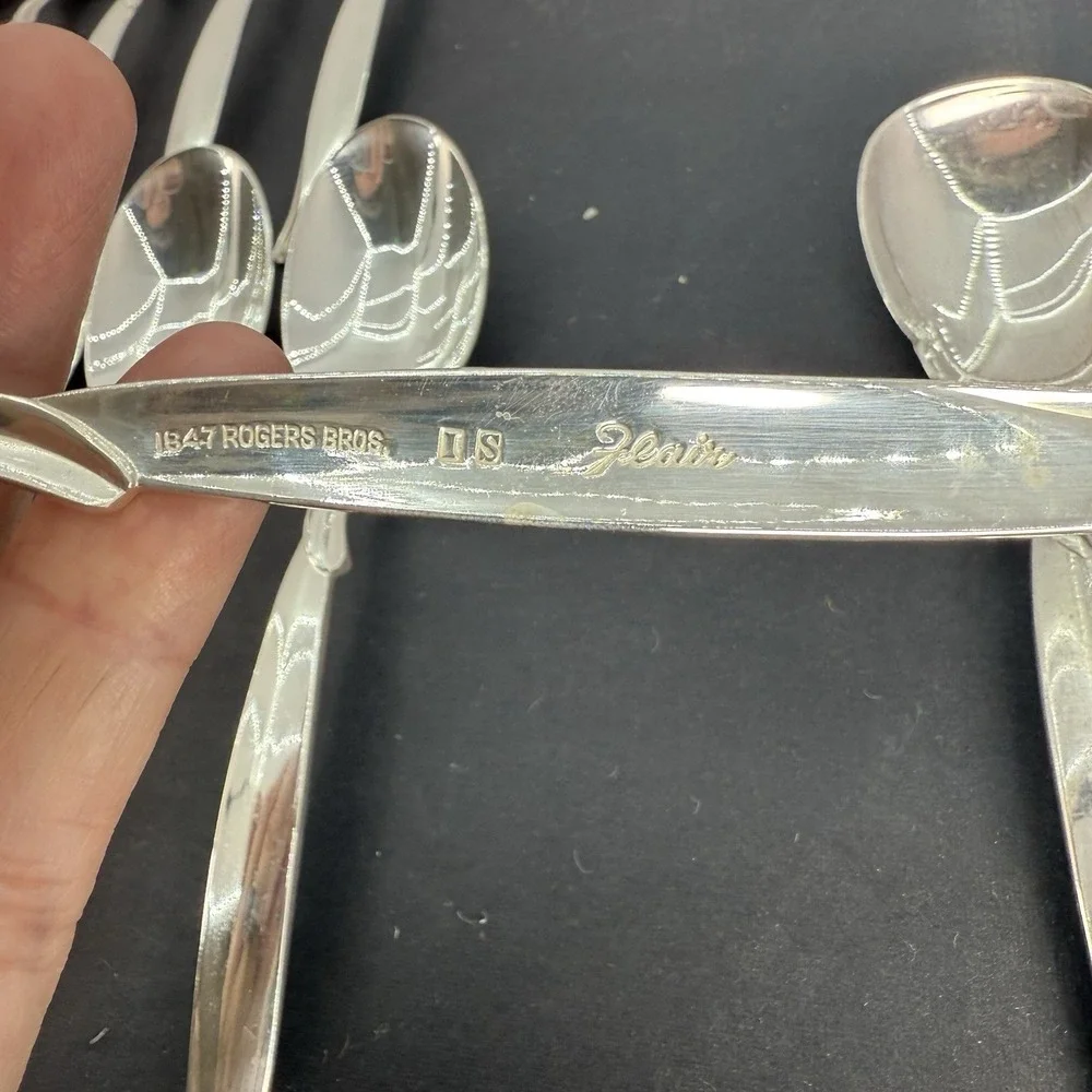 Set of 18 1847 Rogers Bros Spoons Flair Pattern Silverplate Flatware